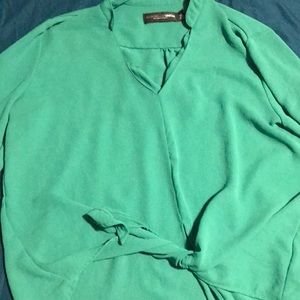 Tie cropped/ could be